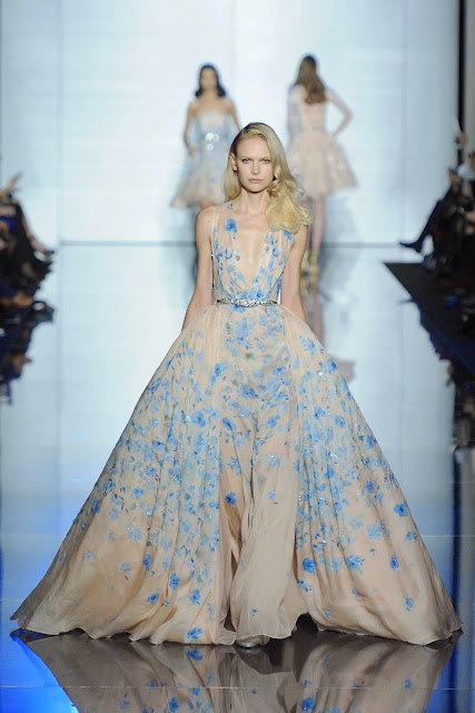 Vestido de novia rosa cuarzo con azul - Foto: Zuhair Murad 