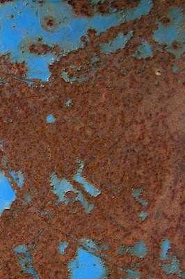 iPhone 4 rusted metal wallpaper