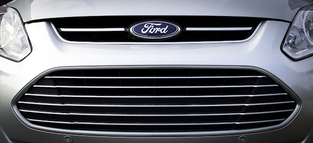 2013 Ford C-Max Hybrid SEL grille