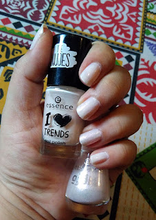 Essence cosmetics, Essence long lasting lipstick, essence gel nail polish, essence gel nail base coat, essence eye shadow, beauty review, lipstick swatches, nail art, nail polish review, lipstick swatches, Pakistan beauty blog, beauty, red alice rao, redalicerao