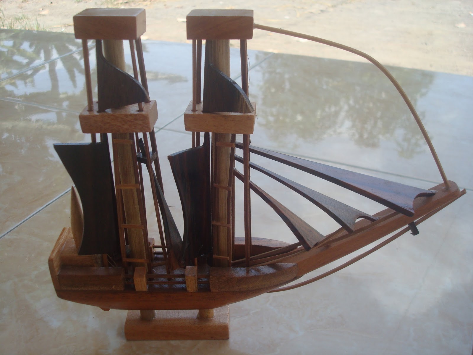 Gambar Kerajinan  Kayu  Perahu Layar Triyandra Craft