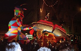 2001.02.24-141.23 défilé aux lumières