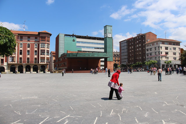 Herriko Plaza y Ayuntamiento de Barakaldo