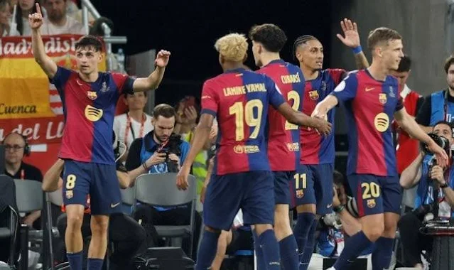 Après des mois d'une situation contractuelle délicate, rappelant étrangement celle vécue par Dani Olmo à ses débuts, le jeune attaquant du FC Barcelone, Pau Victor, se dirige vers un départ cet été. L'information, relayée par le quotidien sportif Sport, met en lumière une situation complexe pour un joueur arrivé avec de l'espoir mais finalement peu utilisé par le nouvel entraîneur, Hansi Flick.