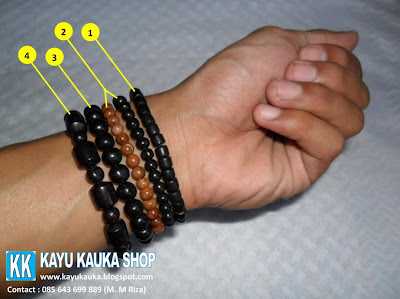 Gelang hitam