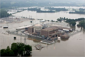 as nuclear plants face floods, are we inches away from 'fukushima USA'?