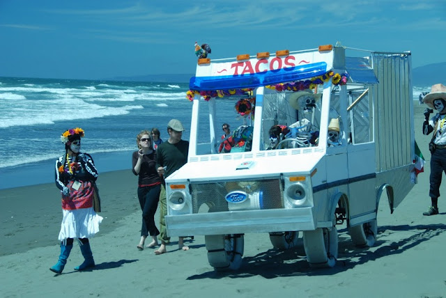 Dias de los Muertos Taco Truck - Kinetic Sculpture Race