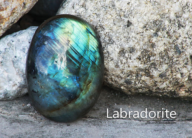 Batu permata Labradorite