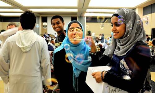 Beginilah Cara Umat Muslim Di Amerika Menjalankan Ibadah Puasa [ www.BlogApaAja.com ]