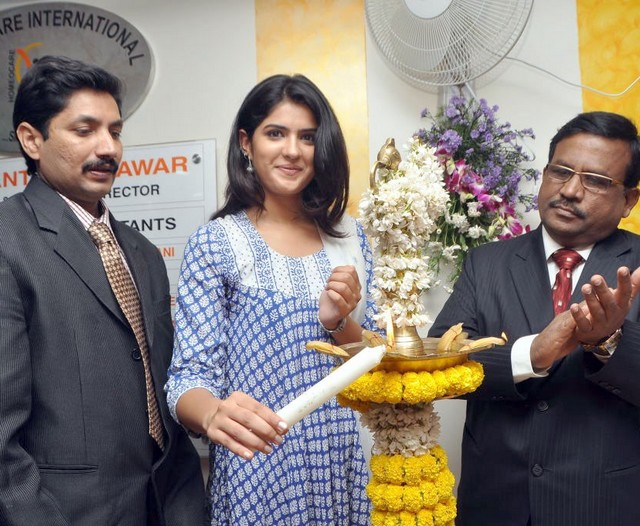 Deeksha Seth Inaugurates Homeocare International | powered by www.HeyANDHRA.in