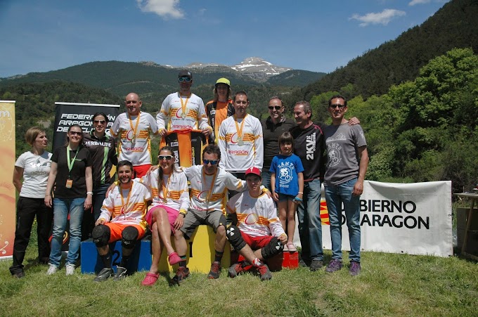 VILLANÚA CORONA LOS PRIMEROS CAMPEONES REGIONALES