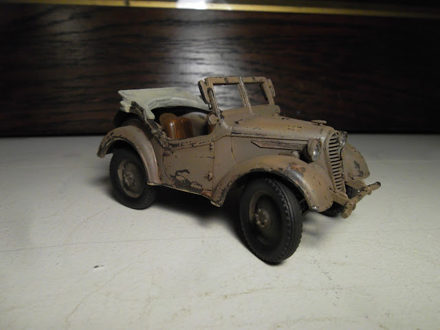 1/35 Kurogane Japanese jeep - the wheels start to go on