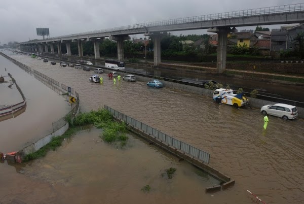 Demokrat: Ternyata Banjir Tol Cikampek Disebabkan Proyek Kereta Cepat China Bukan Hoax