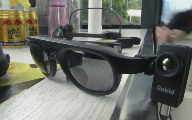 L'azienda cinese produce occhiali che misurano la temperatura delle persone
