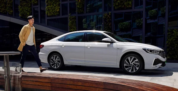 Volkswagen Passat 2022 com facelift começa a ser vendido na China