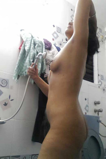 Real Indian Model Girls Bathing Body Xxx Photo Shoot Image