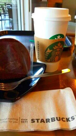 Bersantai Di Starbucks Coffee (Koleksi Foto Starbucks)