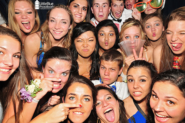 Little Blue Photo Booth at the New Cannan High School Prom. CT photo booth rentals for CT weddings, parties, proms, bar mitzvahs, bat mitzvahs, corporate events,fund raisers, anything you can think of !