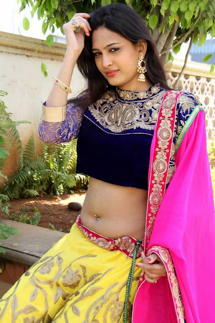 South actress spicy navel pics swetha jadhav