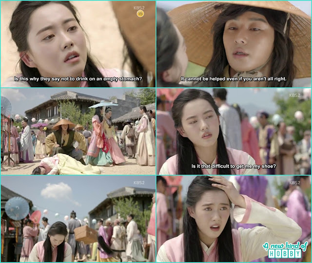  a ro when look at the face of moo myung said you are really handsome and to avoid being in an awkward situation moo myung again drop a ro on the ground - Hwarang - Ep 1 