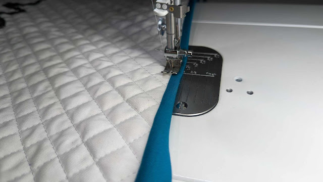 Machine sewing quilt binding