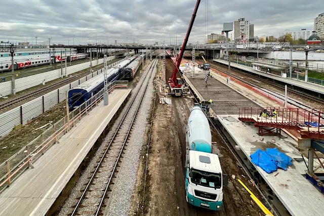 железнодорожная станция Рижская, вид с временного моста, Рижская эстакада Третьего транспортного кольца