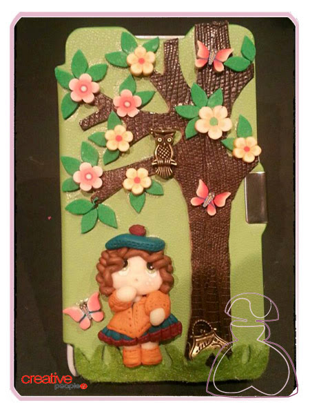 Funda de móvil de Sylvia Lopez Morant, colección otoño 