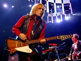 Full moon fever innehåller bl album tom petty full moon fever. Full moon fever innehåller bl