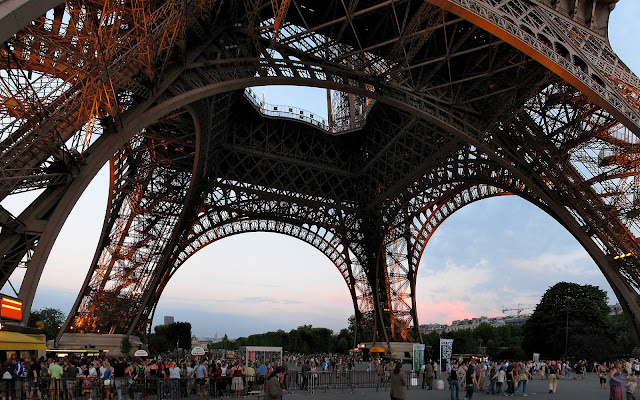 eiffel tower