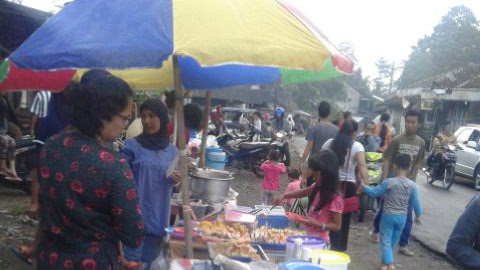 Pasar Tiban di Desa Sanggrahan Kabupaten Magelang, Sajikan Aneka Kuliner Untuk Menu Berbuka Puasa