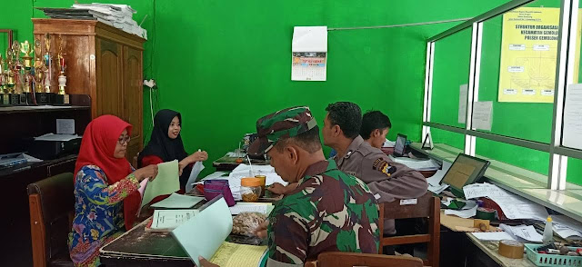 Menghadapi Musim Penghujan Babinsa Kelurahan Gemolong Komsos Bersama Bidan Desa