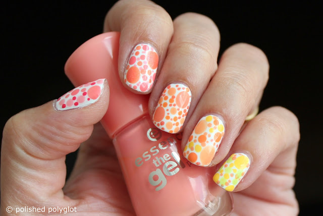  Nail art Designs for short nails Peach or lemon dotticure