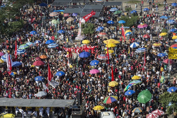 Mundo/ Miles de personas hacen manifestación en Sao Paulo contra Temer