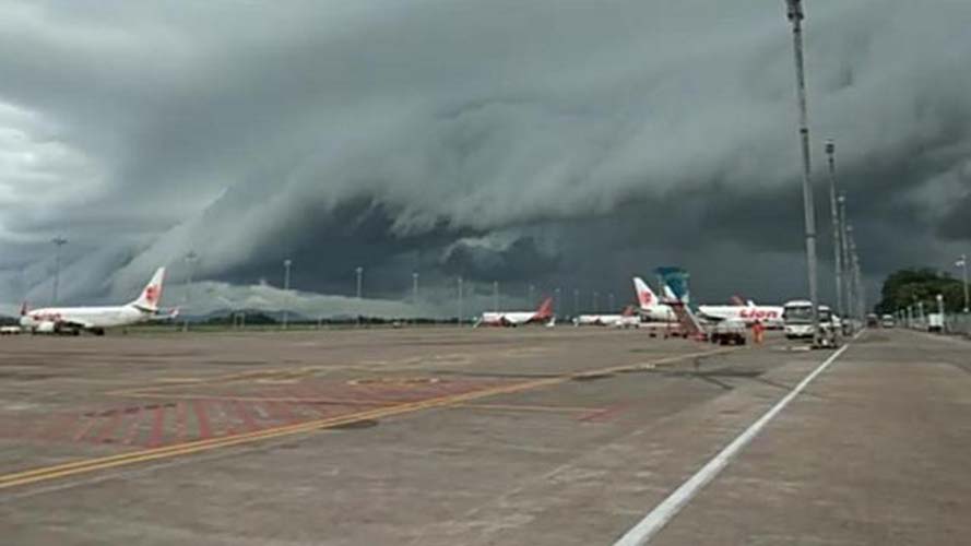 ayat awan gelombang tsunami