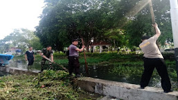 Sinergitas TNI-Polri Laksanakan Gotong Royong bersama Masyarakat