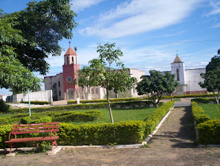 Abadiânia, Goiás, Cidade de Abadiânia em Goiás, Igreja, Praça com Igreja