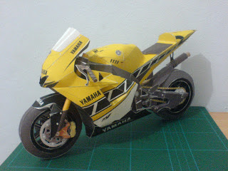 MotoGP Yamaha YZR-M1 Papercraft