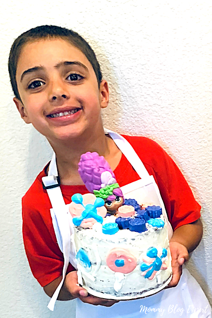 Chocolate Pen Boy With Cake