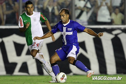 Vasco leva susto, mas vence a primeira na Libertadores