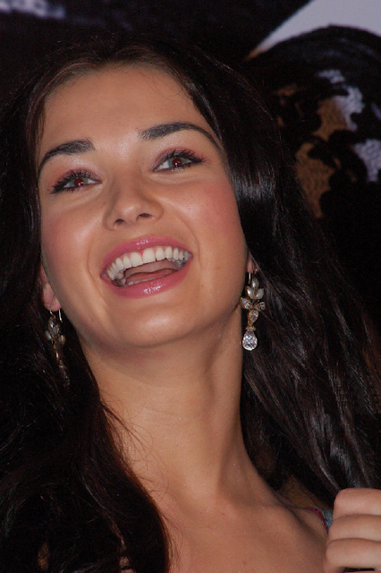 Amy Jackson Hd Wallpapers