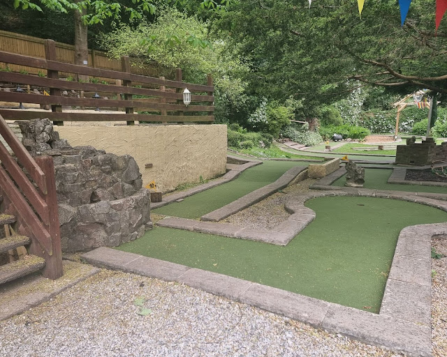 Cheddar Crazy Golf. Photo by Simon Brown, May 2022