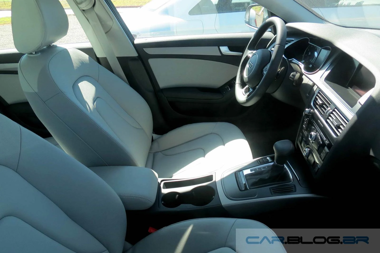 Audi A4 2015 - interior