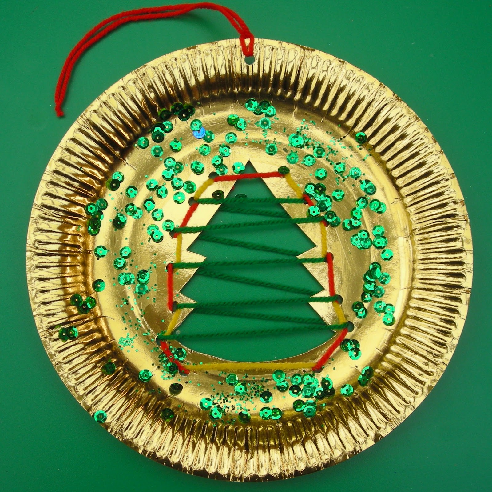 Adaptive art: Paper Plate & Wool Christmas Decoration