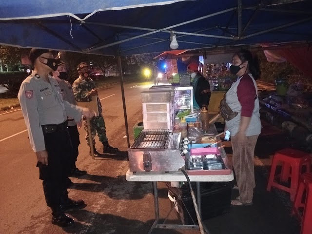 Petugas gabungan wilayah Grogol aktif dukung PPKM level 2 himbau warga tetap disiplin Prokes