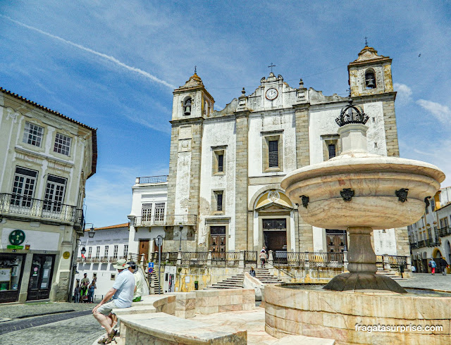 Praça do Giraldo em Évora, Portugal