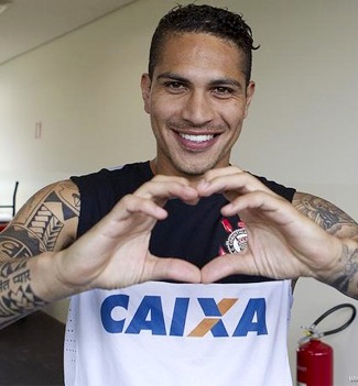 Foto de Paolo Guerrero con una gran sonrisa