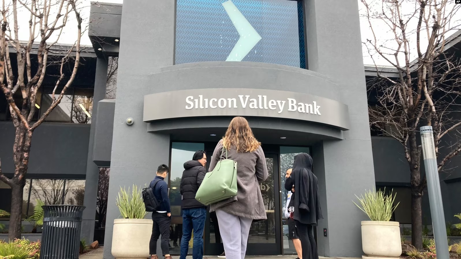 Silicon Valley Bank collapses as U.S. witnesses second-largest bank failure in history - BlogsSoft