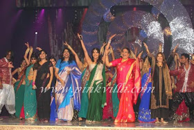 Priyanka, SRK & Other Celebrities perform at the GIMA awards !