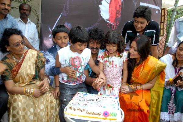 Upendra  birth day celebrates with family