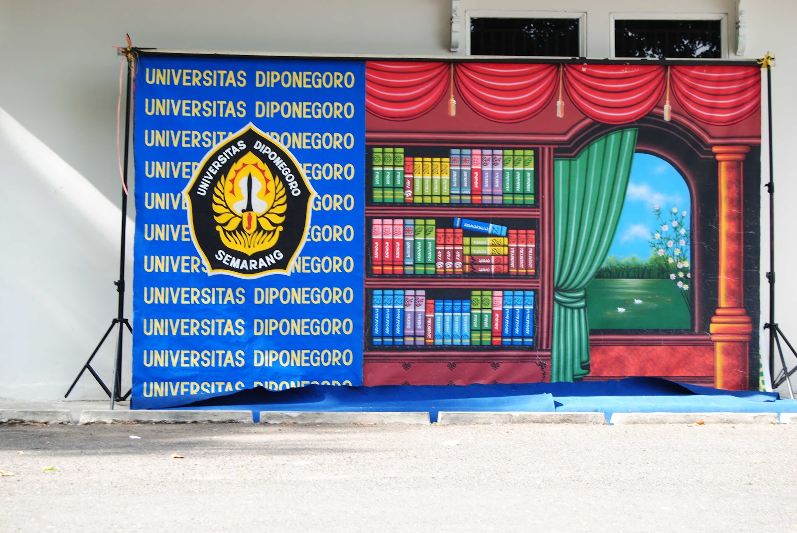 Background Wisuda